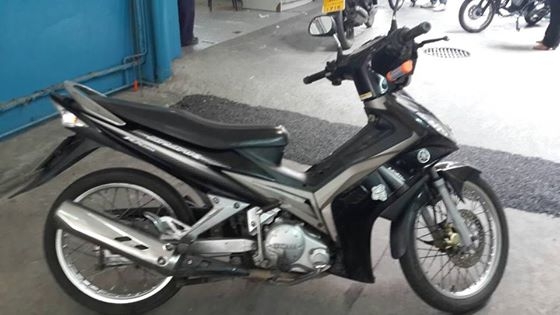 ขาย YAMAHA SPARK 135 สตาร์ทมือ ปี 49 เครื่องดี,ชุดสีมีรอยด้านข้างบ้าง, เล่มพร้อมโอน ** ปรับราคา 14,000 บาท ขาย YAMAHA SPARK 135 สตาร์ทมือ ปี 49 เครื่องดี,ชุดสีมีรอยด้านข้างบ้าง, เล่มพร้อมโอน ** ปรับราคา 14,000 บาท