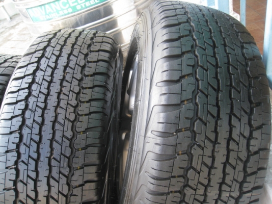 ขายล้อแม็กป้ายแดง Ford ranger 17" พร้อมยางปี14 สนใจติดต่อเล็กคลองสามครับ 081-3747940