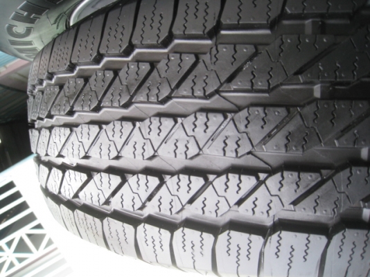 ขายล้อแม็กป้ายแดง Vigo 16"พร้อมยางปี14 สนใจติดต่อเล็กคลองสามครับ 081-3747940