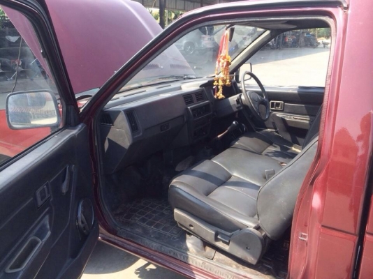 ขายรถกะบะ nissan bigM พวงมาลัยเพาว์เวอร์ แอร์เย็น 9หมื่นกว่า