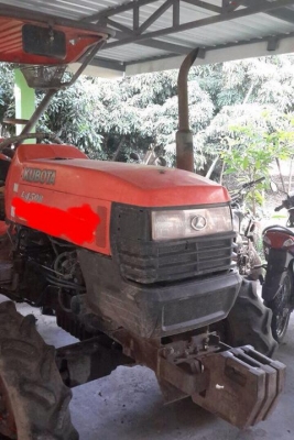ขายรถไถ Kubota รุ่น L4508 สภาพดี ผ่านการใช้งาน 3,000 กว่าชั่วโมง อายุประมาณ3ปี ขายสด 220,000.-บาท