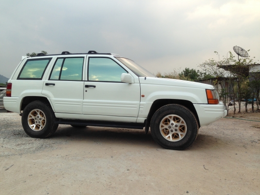 ขายรถ JEEP grand cherokee ปี97 สีขาว
