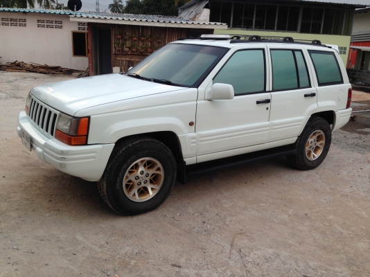 ขายรถ JEEP grand cherokee ปี97 สีขาว ขายรถ JEEP grand cherokee ปี97 สีขาว