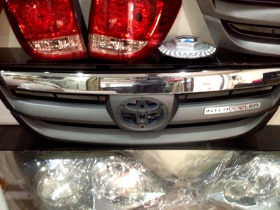 กระจังหน้าFORTUNER ของแท้ ขาครบ ตจว ส่งได้ครับ กระจังหน้าFORTUNER ของแท้ ขาครบ ตจว ส่งได้ครับ