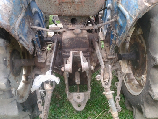 ขายตามสภาพรถไถนาอิซากิ22แรงตามสภาพยางแตก2เส้นเครื่องติดได้