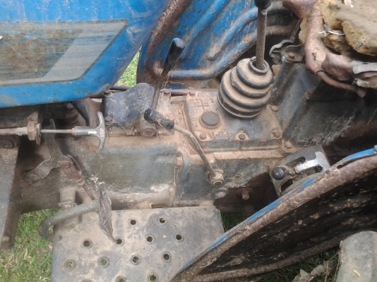 ขายตามสภาพรถไถนาอิซากิ22แรงตามสภาพยางแตก2เส้นเครื่องติดได้