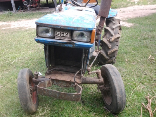 ขายตามสภาพรถไถนาอิซากิ22แรงตามสภาพยางแตก2เส้นเครื่องติดได้