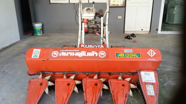 ขายรถเกี่ยววางรายคูโบต้า ขายรถเกี่ยววางรายคูโบต้า