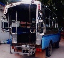 ISUZU ELF 74 HP รถบรรทุกโดยสาร 4 ล้อกลาง สภาพดีสุดๆครับ เครื่องแรงดีไม่เยิ้ม หัวเก๋งไม่ผุ หลังคาโดยสารครบพร้อม ช่วงล่างคัชซีไม่มีผุ เอกสารทะเบียนครบพร้อม ราคาต่อรองได้ครับ