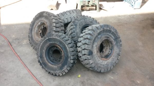 ขายยางโฟ๊คลิ๊ฟสวยๆ มีหลายชุด วงล่ะ 1500 พร้อมกระทะครับ ขายยางโฟ๊คลิ๊ฟสวยๆ มีหลายชุด วงล่ะ 1500 พร้อมกระทะครับ