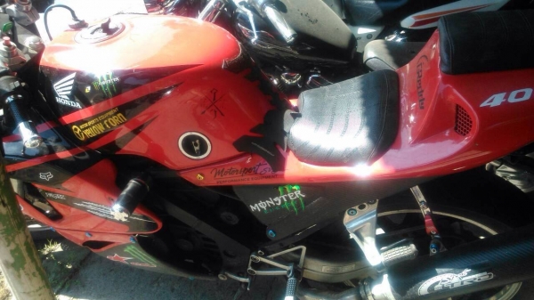 ขาย Hodda vfr 400 (nc30) พร้อมเล่ม 85,000 บ. ขาย Hodda vfr 400 (nc30) พร้อมเล่ม 85,000 บ.