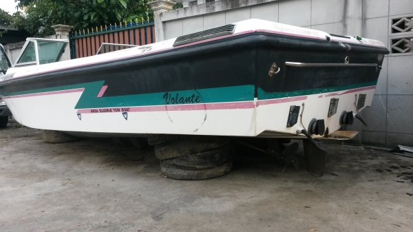 ขายเรือเร็วเครื่องเมอร์เคอรี่ 8สูบ วางท้องเก่าเชียงกง มายังไม่ได้ใช้ในเมืองไทย ขนาด20ฟุต กว้าง7ฟุต ขายถูก 145000 บาท