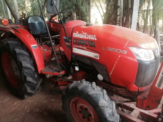 รถไถ KUBOTA L3608 มีภาพวีดีโอ อายุการใช้งาน 1514 ชั่วโมง พร้อมอุปกรณ์ 2 รายการ ผานดันหน้า ผาน 6 เครื