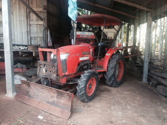 รถไถ KUBOTA L3608 มีภาพวีดีโอ อายุการใช้งาน 1514 ชั่วโมง พร้อมอุปกรณ์ 2 รายการ ผานดันหน้า ผาน 6 เครื