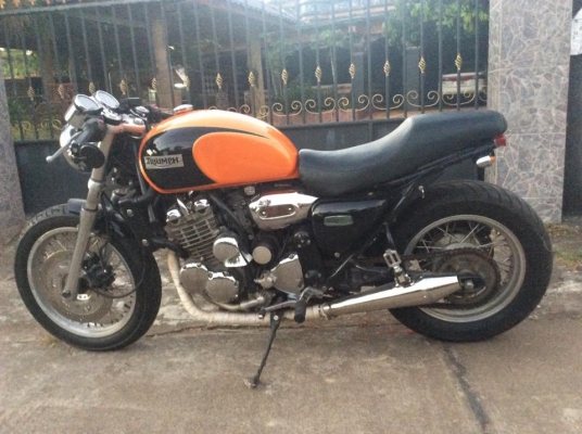 ขายtriump tunder bird900ccอินวอยสรรพสามิตรแต่งแล้ว17900บาทไทย