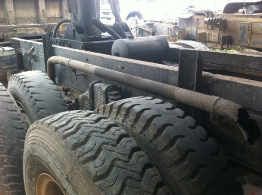 สิบล้อดั้ม เครื่อง6BD1 175 แรงม้า  ทะเบียนเต็ม