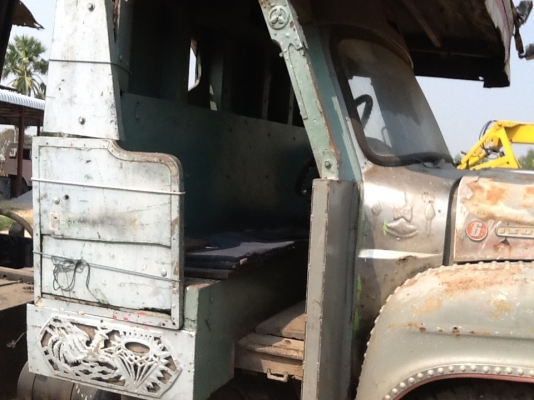 สิบล้อดั้ม เครื่อง6BD1 175 แรงม้า  ทะเบียนเต็ม