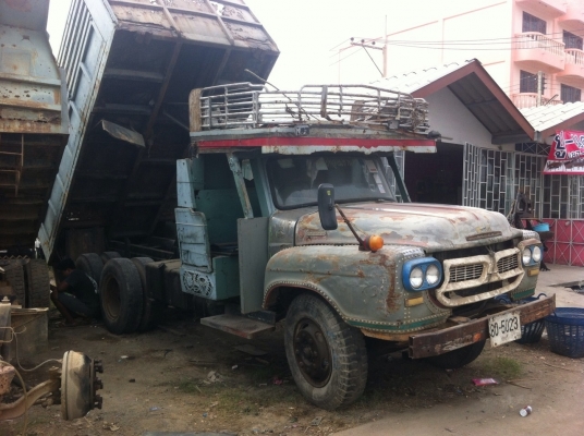 สิบล้อดั้ม เครื่อง6BD1 175 แรงม้า  ทะเบียนเต็ม