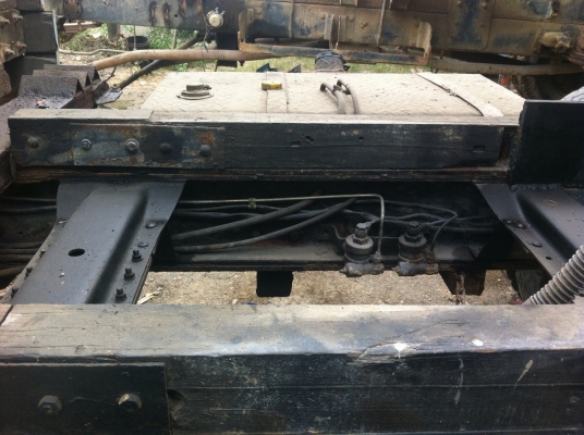 สิบล้อดั้ม เครื่อง6BD1 175 แรงม้า  ทะเบียนเต็ม