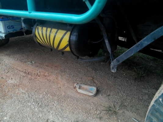 รถโตโยต้า  6  ล้อ 135 แรงม้า. ปี 48  สนใจติดต่อ  081 - 6079515