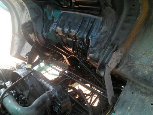 รถโตโยต้า  6  ล้อ 135 แรงม้า. ปี 48  สนใจติดต่อ  081 - 6079515