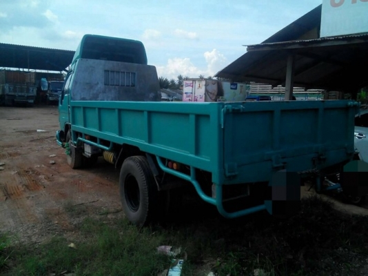 รถโตโยต้า  6  ล้อ 135 แรงม้า. ปี 48  สนใจติดต่อ  081 - 6079515