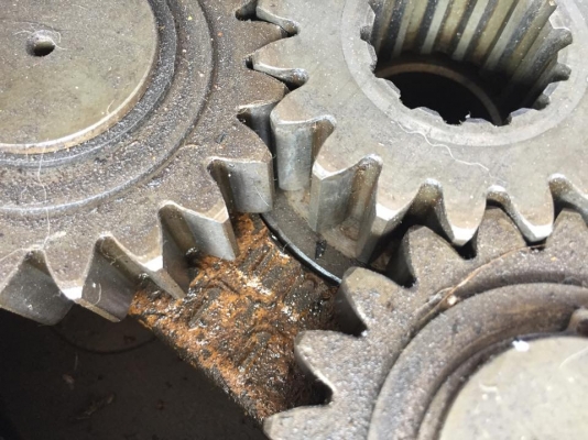 โป๊ะสวิง ชุดเกียร์สวิง ไม่มีมอเตอร์ ใส่รุ่น Kobelco 120mark 3 เซียงกง นอกญี่ปุ่น  ราคา 60,000 บาท  มาเปิดดูของได้ สภาพนอกสวย