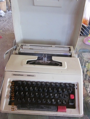 ขายพิมพ์ดีดมือสองตามสภาพ