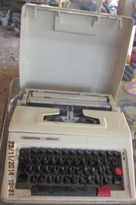 ขายพิมพ์ดีดมือสองตามสภาพ