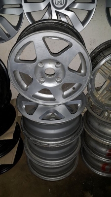 ล้อแม็ก ขอบ14กว้าง6.5/4-100 3000บาท