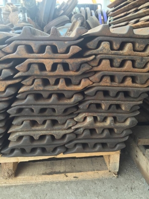 ใบแทรค Sumitomo 2800 เซียงกง  ใบแทรคซูมิโตโม่ 2800 ใบยาว80 ซม. ใบสวยเต็ม   ราคา 1,000 บาท