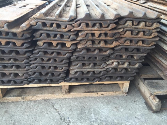 ใบแทรค Sumitomo 2800 เซียงกง  ใบแทรคซูมิโตโม่ 2800 ใบยาว80 ซม. ใบสวยเต็ม   ราคา 1,000 บาท