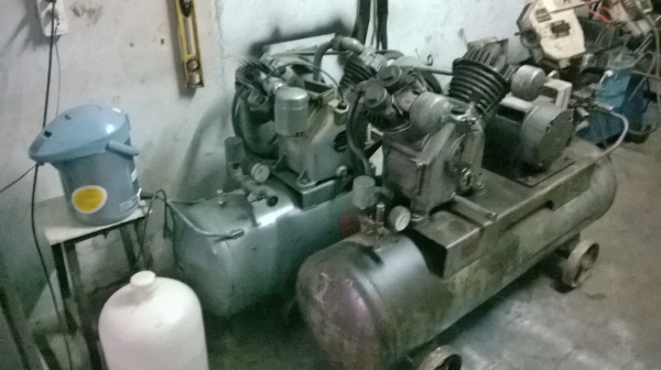 ขายเหมาๆครับ ปั้มลมฮิตาชิ BEBICON 2 ตัว 5 แรง และ 7 แรง