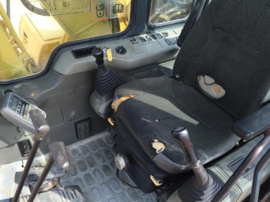 ขายรถแบคโฮ KOMATSU PC130-6 ระบบไฟฟ้าเต็ม ปี 2002 บูมยาวพิเศษ ใบแทร็ค 60 สภาพสวยมาก รถนอกนำเข้า มีVDOครับ ขายรถแบคโฮ KOMATSU PC130-6 ระบบไฟฟ้าเต็ม ปี 2002 บูมยาวพิเศษ ใบแทร็ค 60 สภาพสวยมาก รถนอกนำเข้า มีVDOครับ