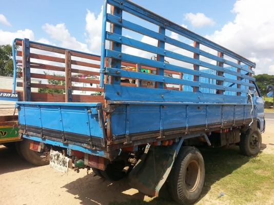 ขายISUZU TL100แรง เครื่องดี แคชซีสวย ยางดี ภายในสวย เกียร์สั้น ยาว4.30เมตร สภาพพร้อมใช้งาน เอกสารพร้อมโอน สนใจโทร 090-8588220คุณนะ ID:narong498 หรือ www.truck.in.th/498 หรือfb:ณรงค์ ซื้อขายรถมือสอง(เว็บไซต์ส่วนตัว)