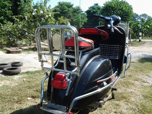 ขาย vespa หัวเหลี่ยม อินเดีย เครื่องผ่าใหม่ เสื้อ 5 พอต แม็ค fa ของแต่งตามรูปให้หมดครับ ขี่เที่ยวหนาวนี้สบายๆครับ ราคา 33500 บาทครับ ขาย vespa หัวเหลี่ยม อินเดีย เครื่องผ่าใหม่ เสื้อ 5 พอต แม็ค fa ของแต่งตามรูปให้หมดครับ ขี่เที่ยวหนาวนี้สบายๆครับ ราคา 33500 บาทครับ