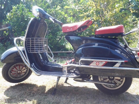 ขาย vespa หัวเหลี่ยม อินเดีย เครื่องผ่าใหม่ เสื้อ 5 พอต แม็ค fa ของแต่งตามรูปให้หมดครับ ขี่เที่ยวหนาวนี้สบายๆครับ ราคา 33500 บาทครับ ขาย vespa หัวเหลี่ยม อินเดีย เครื่องผ่าใหม่ เสื้อ 5 พอต แม็ค fa ของแต่งตามรูปให้หมดครับ ขี่เที่ยวหนาวนี้สบายๆครับ ราคา 33500 บาทครับ