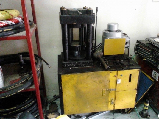 เครื่องอัดสายไฮดรอลิค