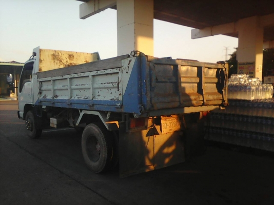 หกล้อดั้ม อีซูซุ NKR110แรง รถห้างแท้ ทะเบียน ม.79 แจ้งเกิดได้ทั่วไทย ราคา425000บ.ต่อรองได้ ครับ