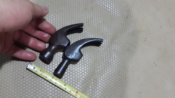 หัวค้อน ขนาดเล็กๆ เหล็กเสียงดังกังวาล