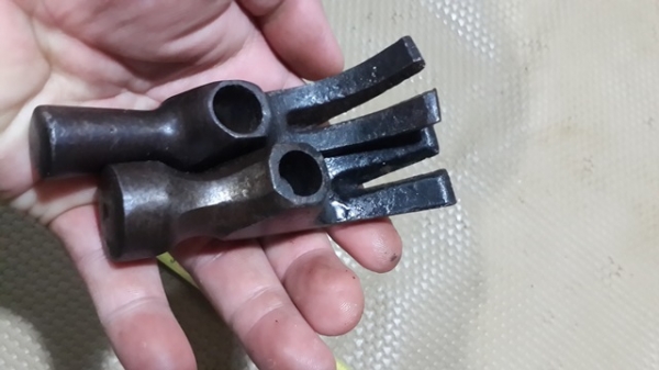 หัวค้อน ขนาดเล็กๆ เหล็กเสียงดังกังวาล