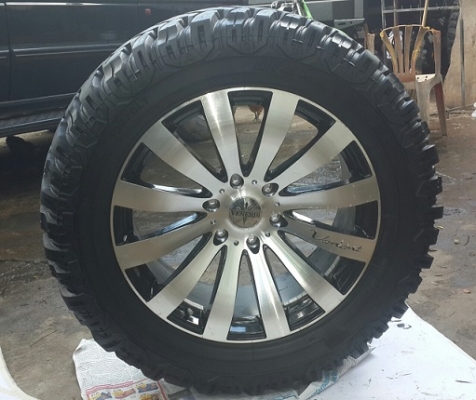 ยางลงพื้นไม่เกิน 500 กิโลเมตร ถอดลงสภาพเหมือนใหม่เหมือนกันทุกเส้น