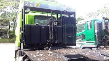 หัวลากสิบล้อ Hino 700 (ADG-SS1EKX) สีเขียว สเปกญี่ปุ่น ออพชั่นเต็ม สภาพเดิมทั้งคันจากโรงงาน