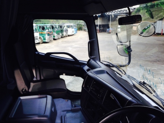 หัวลากสิบล้อ Hino 700 (ADG-SS1EKX) สีเขียว สเปกญี่ปุ่น ออพชั่นเต็ม สภาพเดิมทั้งคันจากโรงงาน
