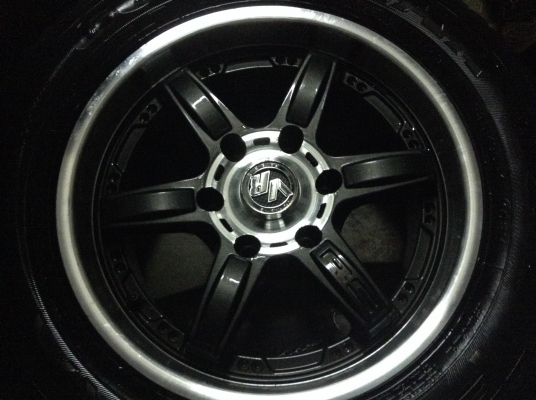 Volh Rs ขอบ 17 นิ้ว 6 รูกว้าง 7.5 พร้อมยาง 4 วง Volh Rs ขอบ 17 นิ้ว 6 รูกว้าง 7.5 พร้อมยาง 4 วง