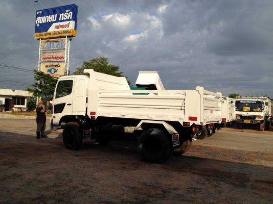 ลดกระหน่ำราคาไม่แพง สวยๆทุกคัน HINO MEGA เครื่อง 185-210 สวยๆเหมือนใหม่ป้ายแดง ราคาไม่แพงพร้อมรับประกัน กระบะดั้มพ์ดินยาว 3.80 เมตร กว้าง 2.20 เมตร สูง 80 ซม กระบอกดั้มพ์ 4 ตัน ราคาถูกๆต้อนรับปีใหม่ โทรหาวิได้เลยค่ะ โทร.085-3034416  091-8790642