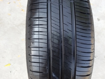 ขายยาง215/60/16 ปี 1313 MICHERLIN ENERGY XM2  4  เส้น