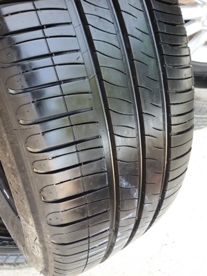 ขายยาง215/60/16 ปี 1313 MICHERLIN ENERGY XM2  4  เส้น