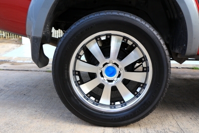 ต้องการขายล้อแม็ก20นิ้ว+ยาง275/55/20