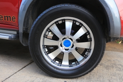 ต้องการขายล้อแม็ก20นิ้ว+ยาง275/55/20